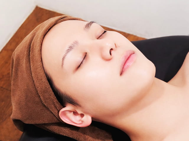 メンズハーブピーリングメニュー|【都度払い】男性・メンズフェイシャルエステならフィーゴビューティー メンズハーブピーリング 来店からの流れ お顔全体の消毒